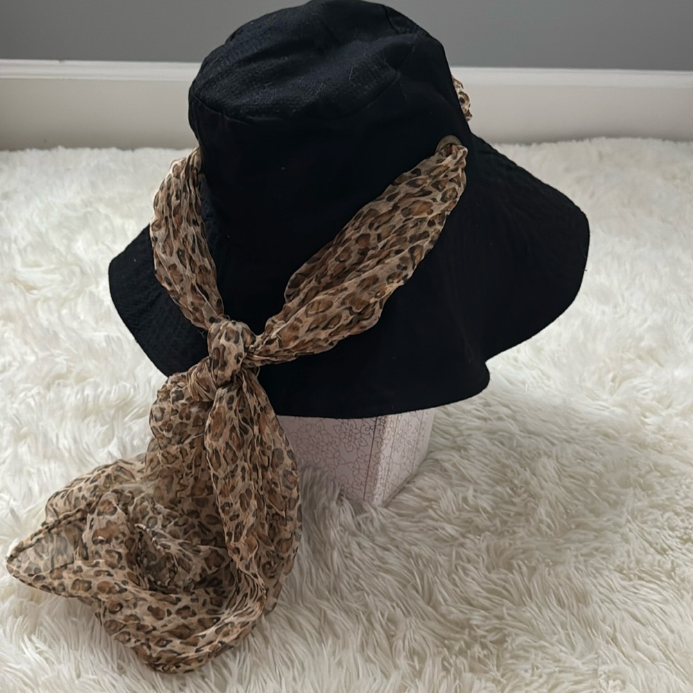 Bucket Hat with Leopard print scarf